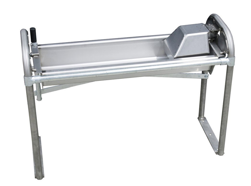 stalltechnik-Suevia-Flach-Schwenktrog-Rinder-Tränke