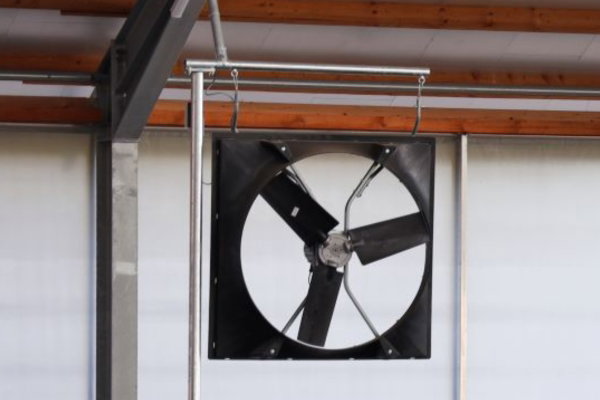 Stallklima-axialventilator-motor-detail-stalltechnik24