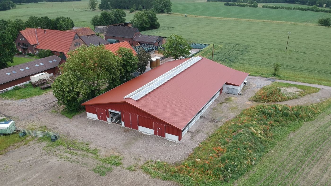 moderne-stallkonzepte-uph-anbindehaltung-windschutz-stalltechnik24