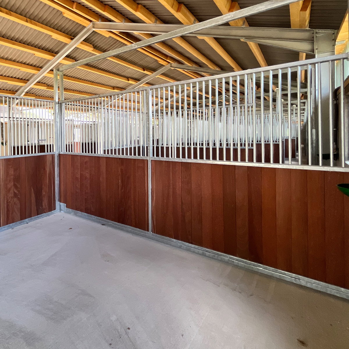 Pferdebox-kaufen-stallbox-seitenwand-bonrath-stalltechnik24