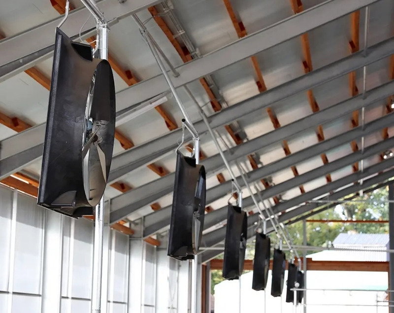 Oberleitner Produktpalette für Ventilatoren und Windschutz bei Stalltechnik24