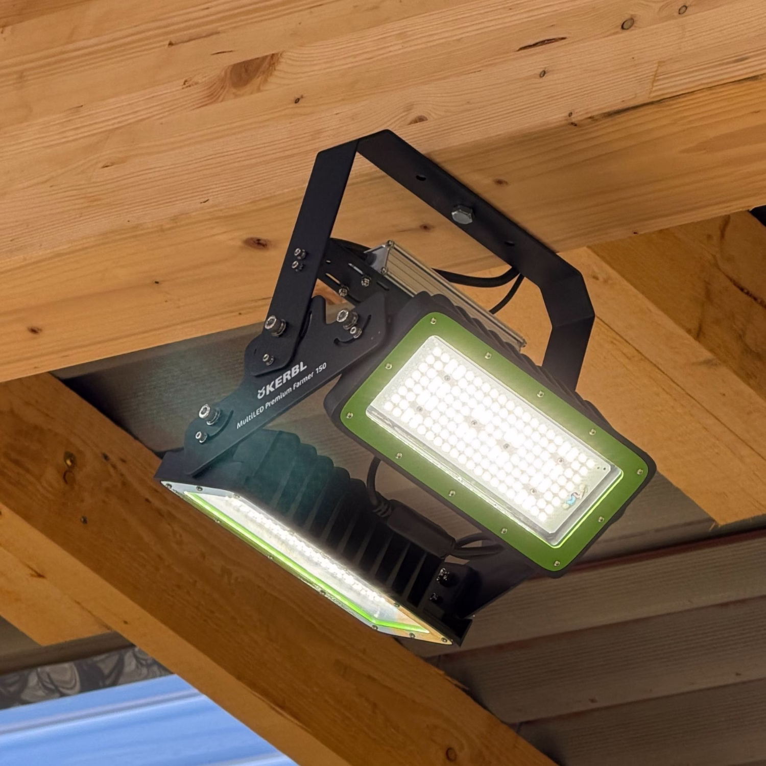 MultiLED-Premium-Farmer-Kerbl-licht-stalltechnik24