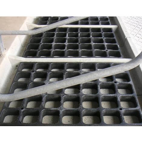stalltechnik-newfarms-blister-sandbettmatte-detail-oberflaeche