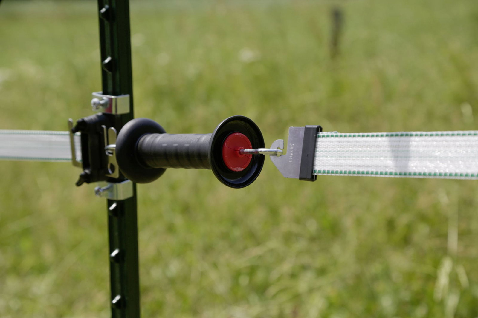 stalltechnik-AKO-Torgriff-mit-Litzclip-Bandanschluss