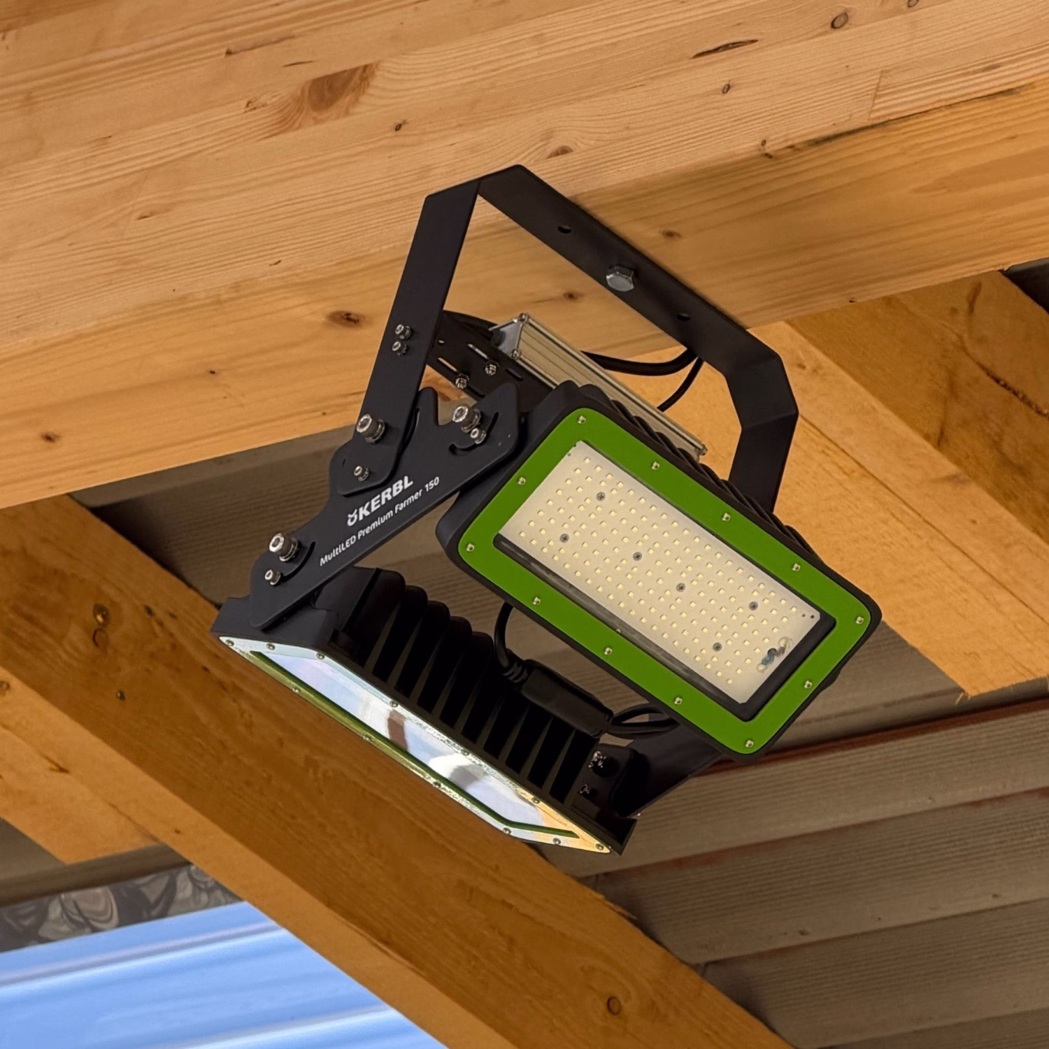 MultiLED-Premium-Farmer-Kerbl-montiert-stalltechnik24