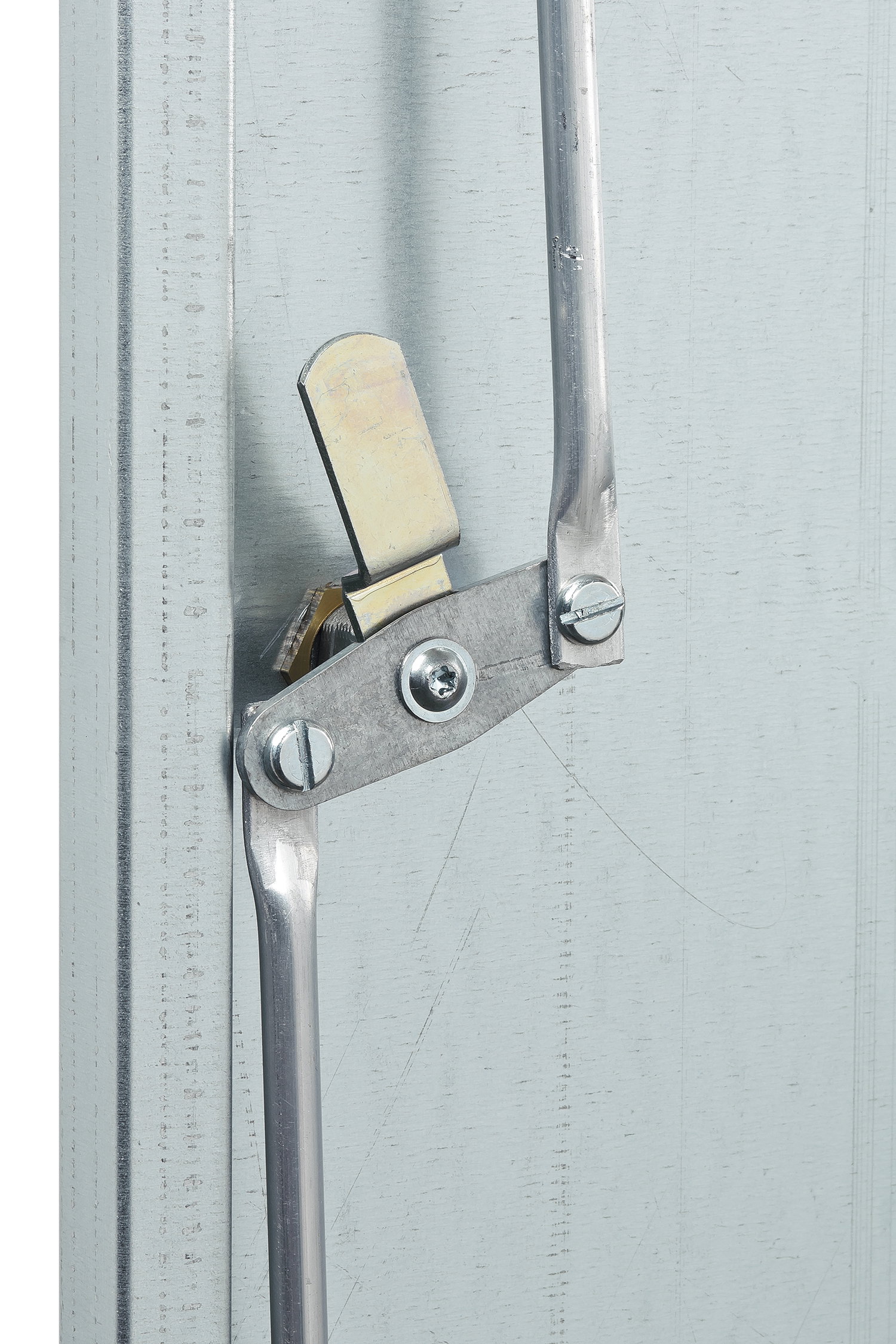 Growi-Sattelschrank-Detail-Schloss-Mechanik