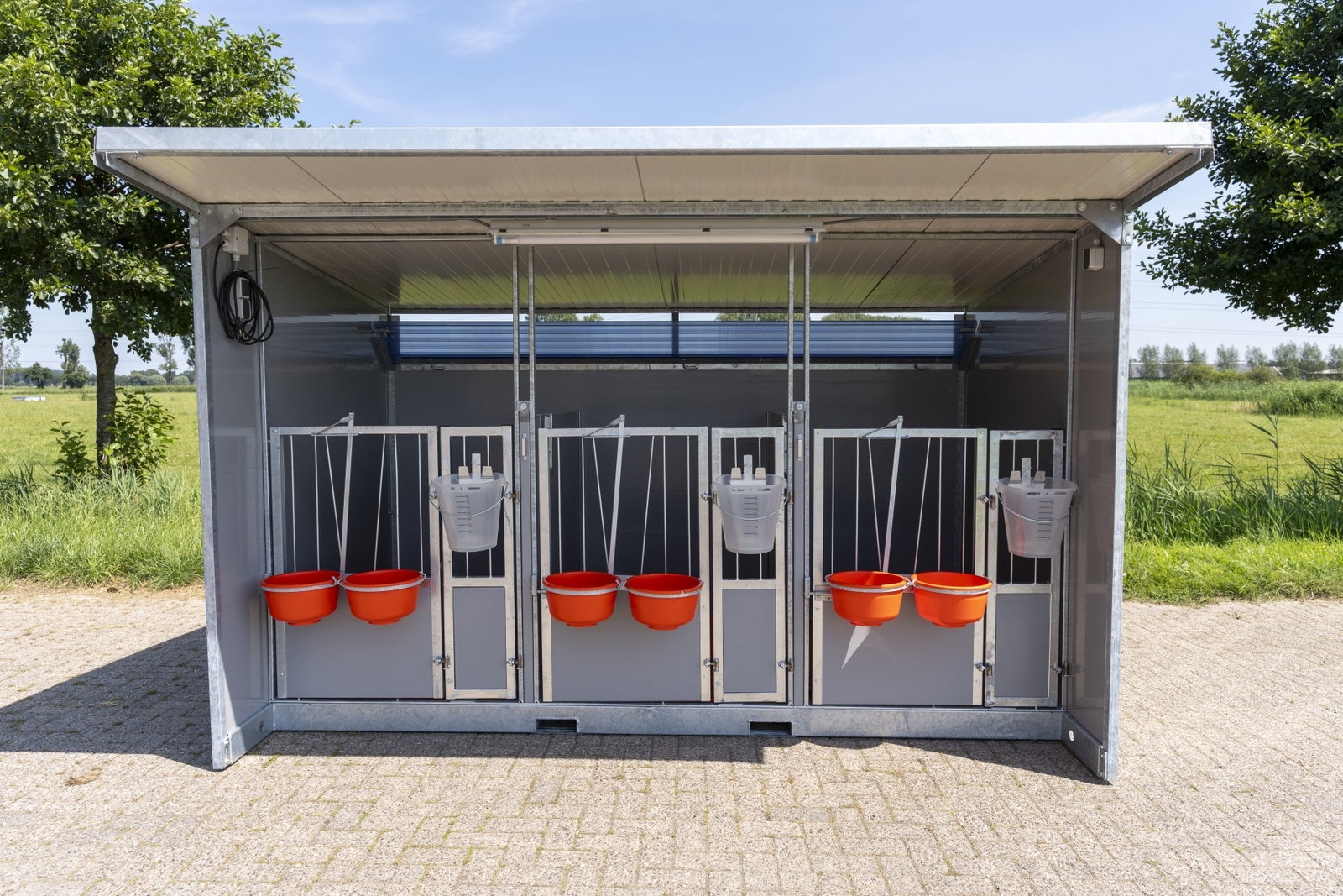 stalltechnik-roseboom-kaelberhuette-trio-ansicht-von-vorne